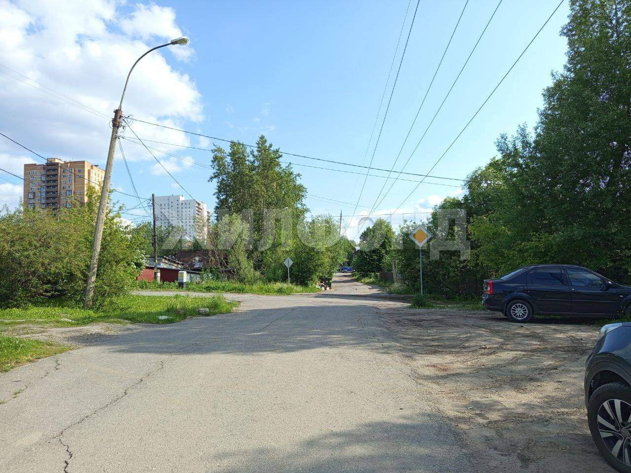 Продам земельный участок 600 м.кв.