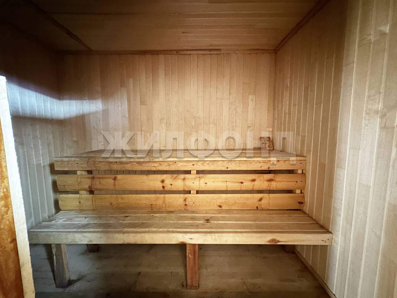 Продам земельный участок 1200 м.кв.