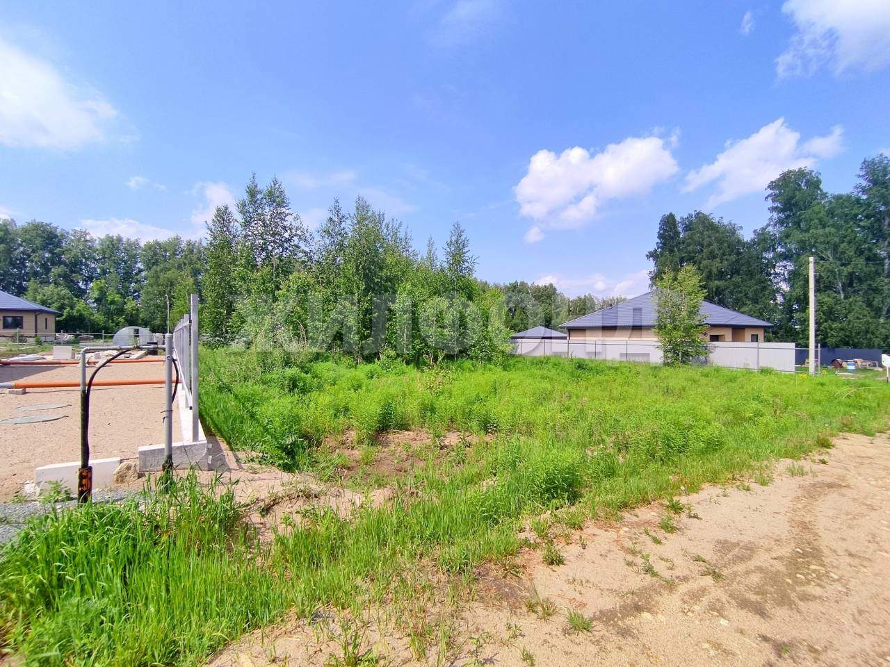 Продам земельный участок 1200 м.кв.