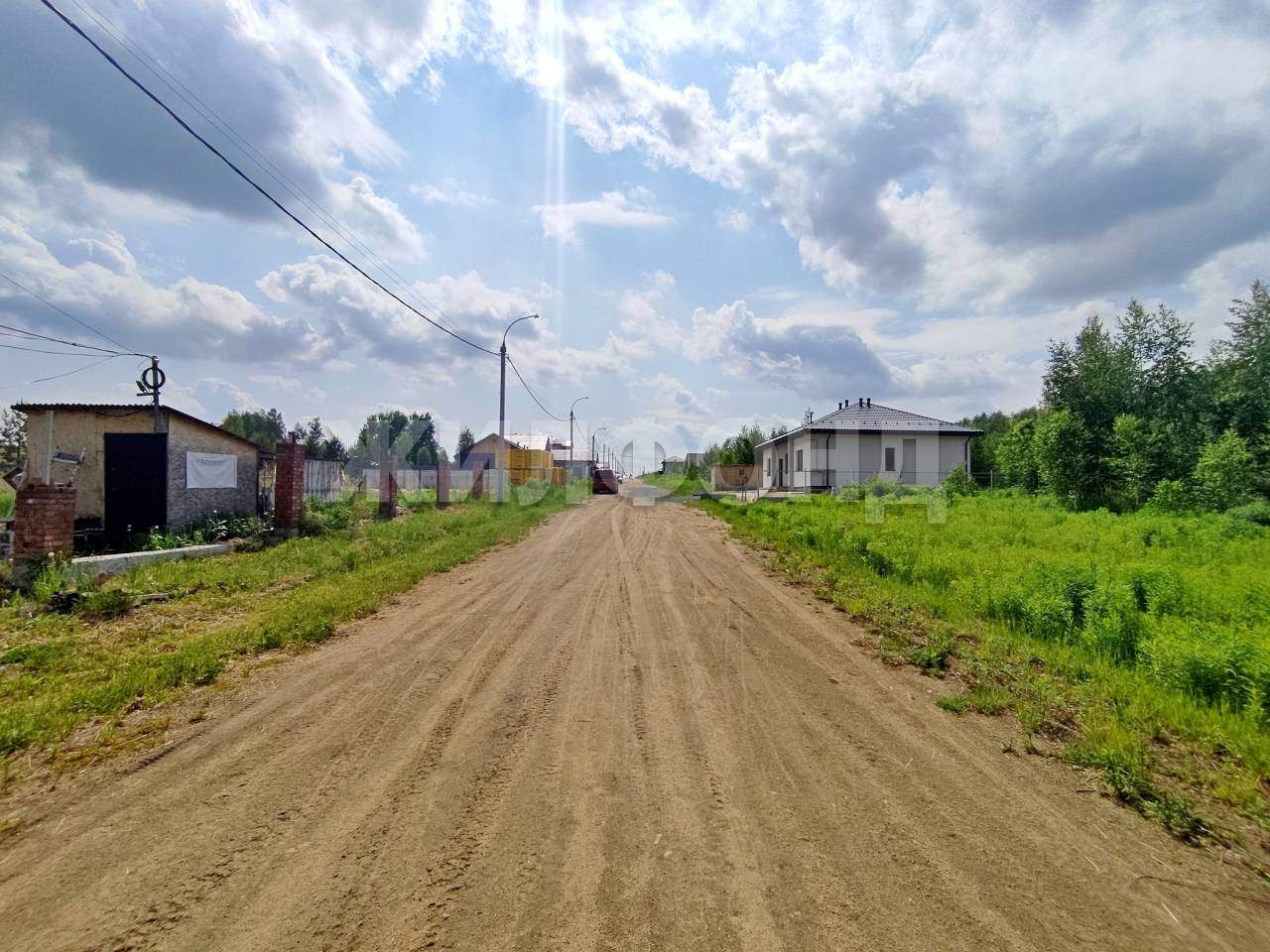 Продам земельный участок 1200 м.кв.