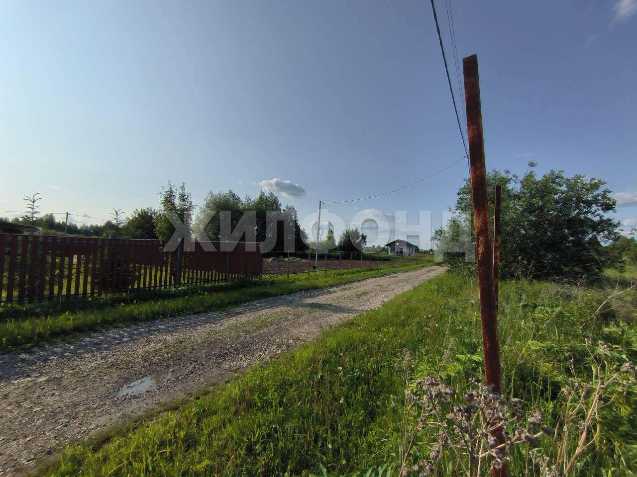 Продам земельный участок 1000 м.кв.