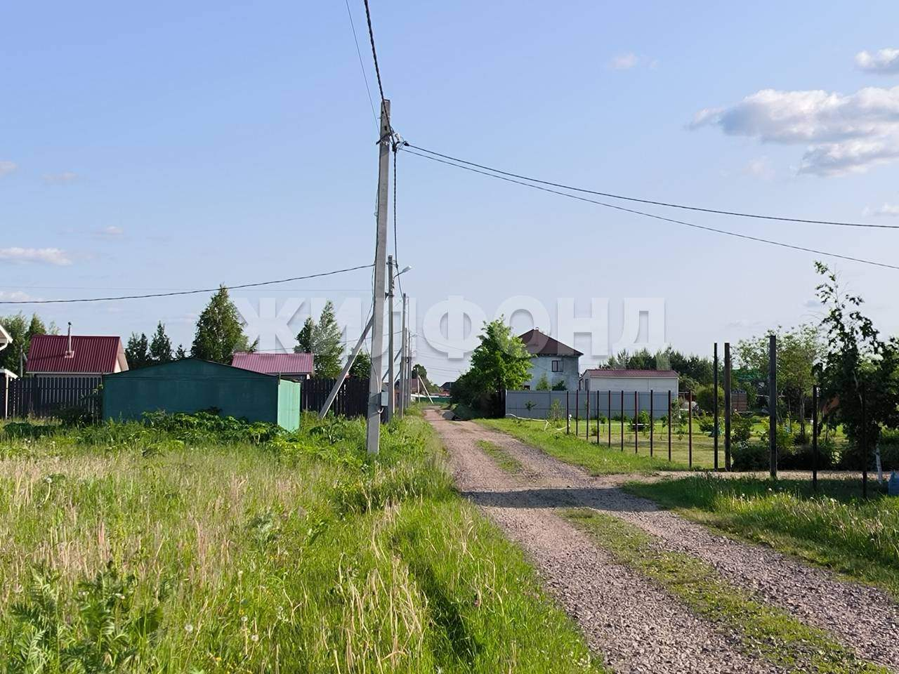 Продам земельный участок 1000 м.кв.