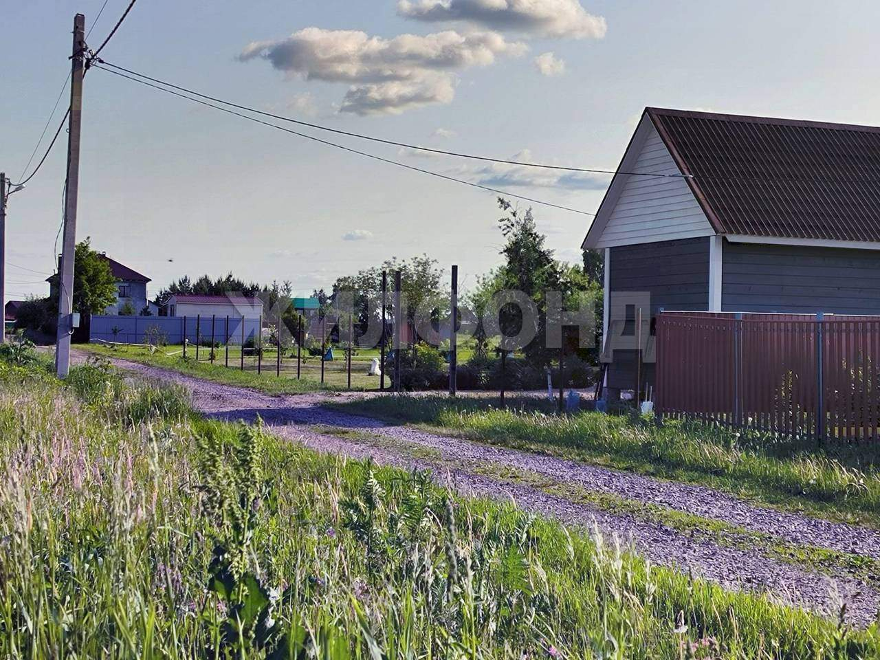 Продам земельный участок 1000 м.кв.