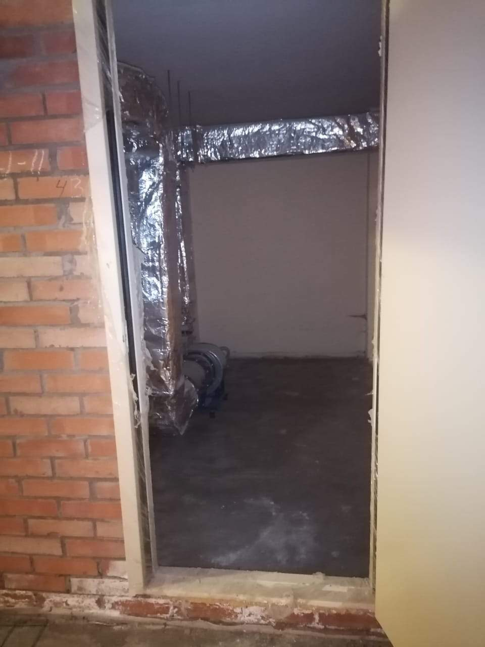 Продам склад 4.9 м.кв.