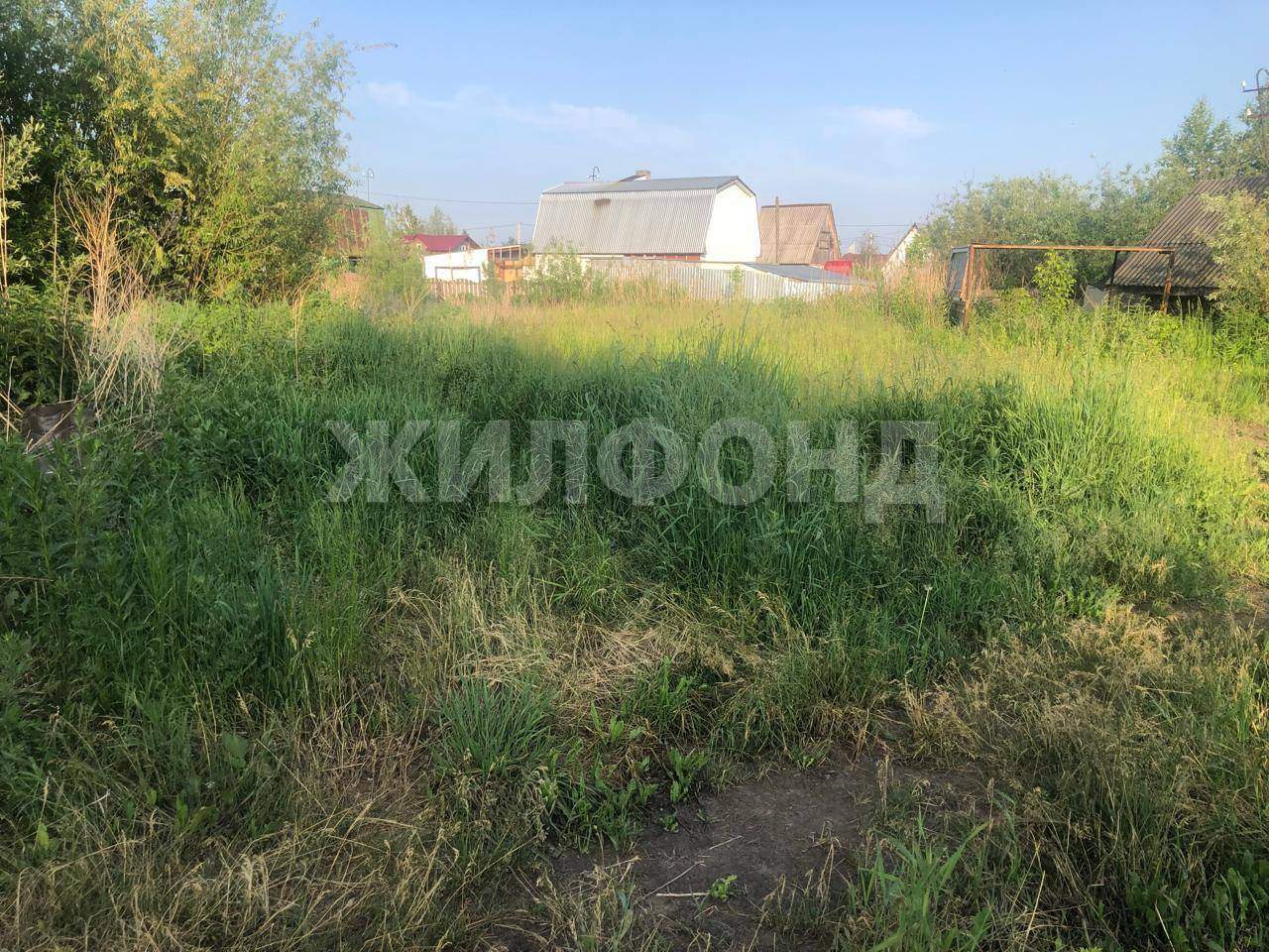 Продам земельный участок 1100 м.кв.