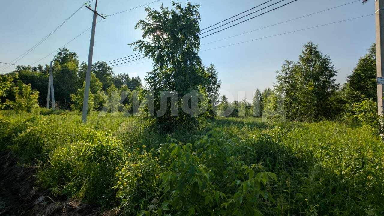 Продам земельный участок 933 м.кв.