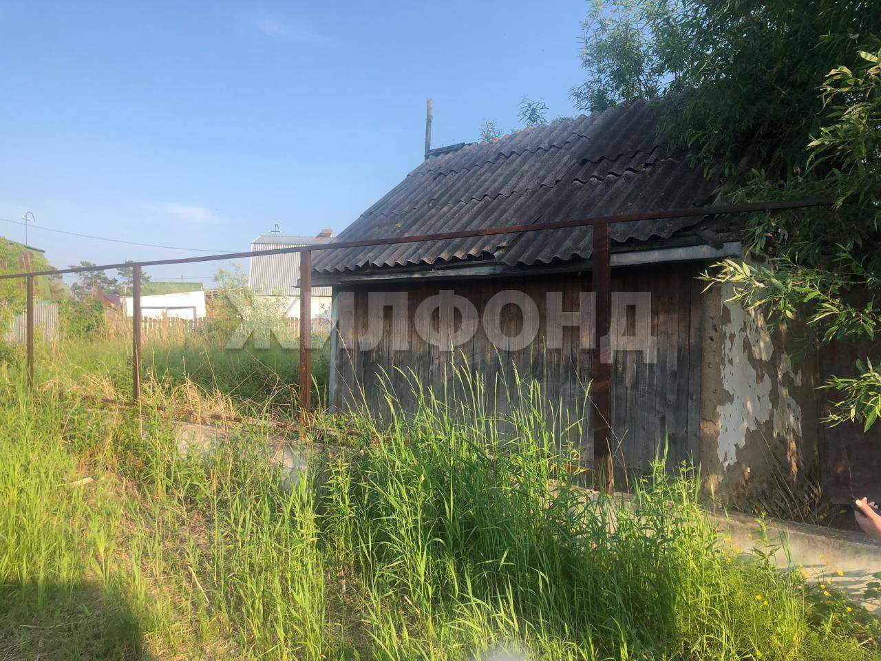 Продам земельный участок 1100 м.кв.