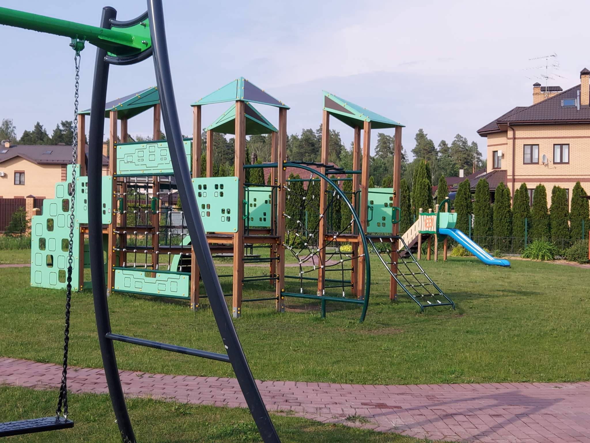 Продам земельный участок 1700 м.кв.