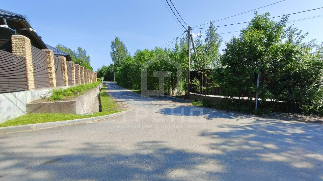 Продам земельный участок 1200 м.кв.