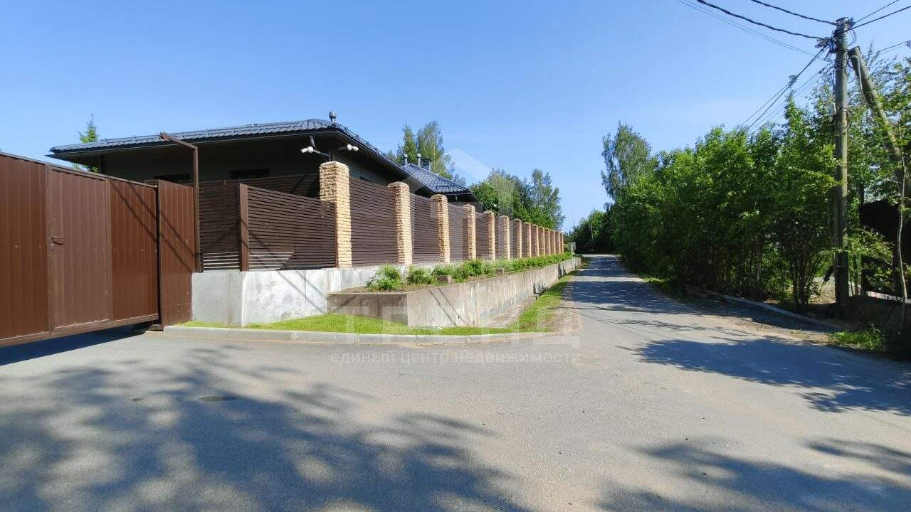 Продам земельный участок 1200 м.кв.