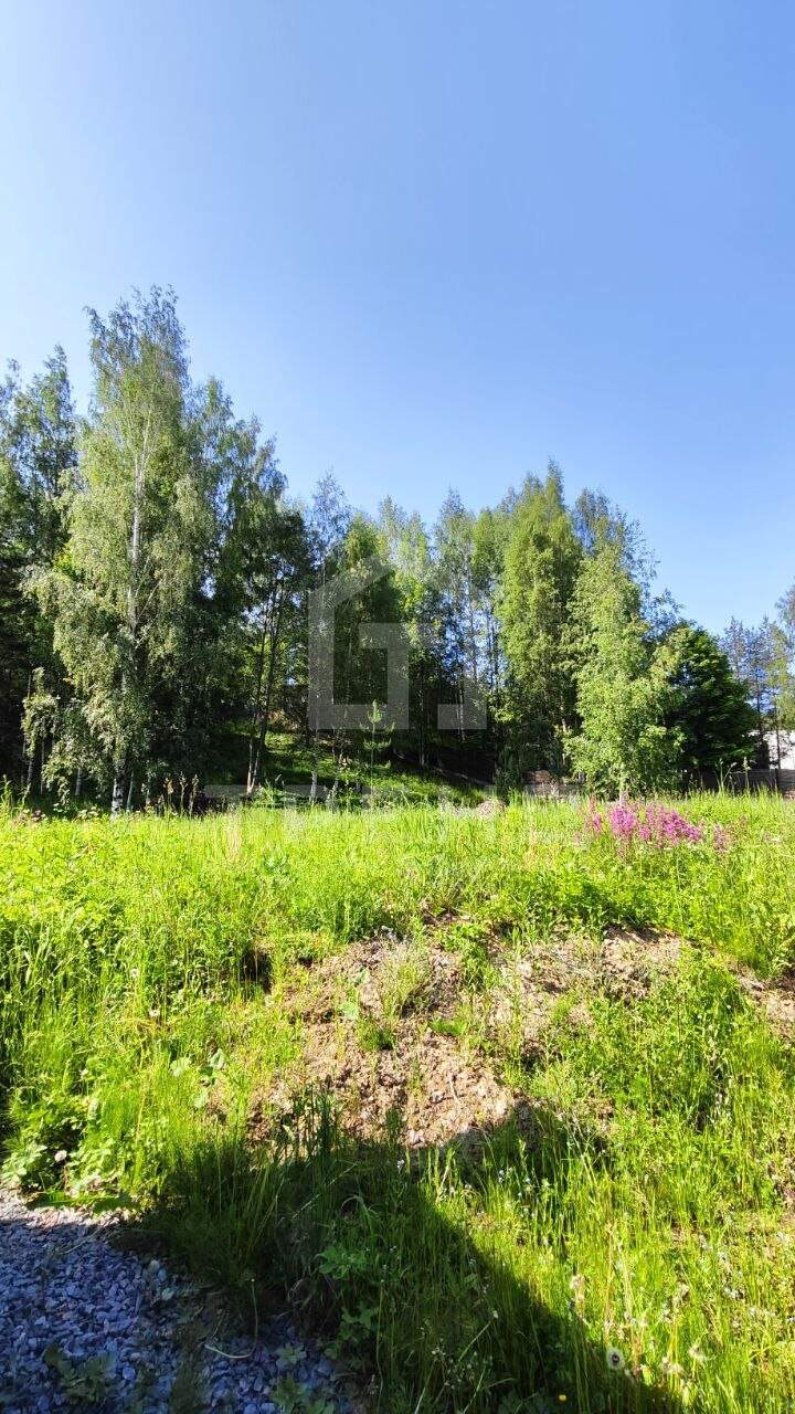 Продам земельный участок 1200 м.кв.