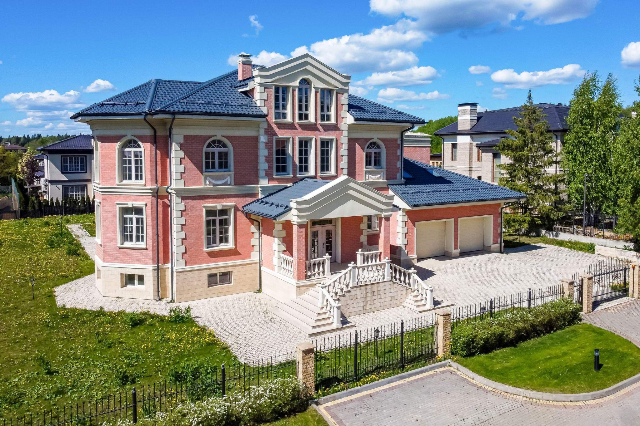 Коттедж на продажу в Одинцово, Дачная застройка МЭДИСОН ПАРК территория фото №1