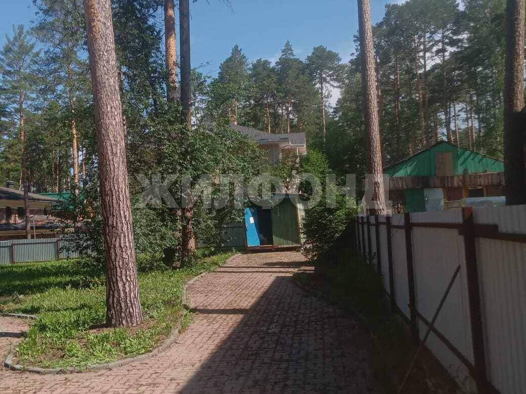 Продам земельный участок 870 м.кв.