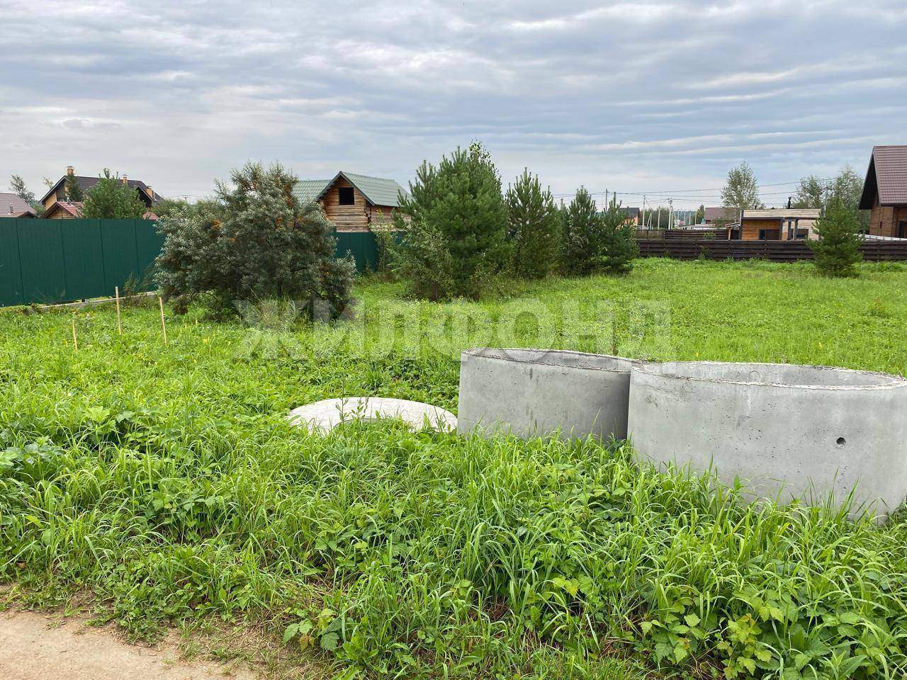 Продам земельный участок 1000 м.кв.