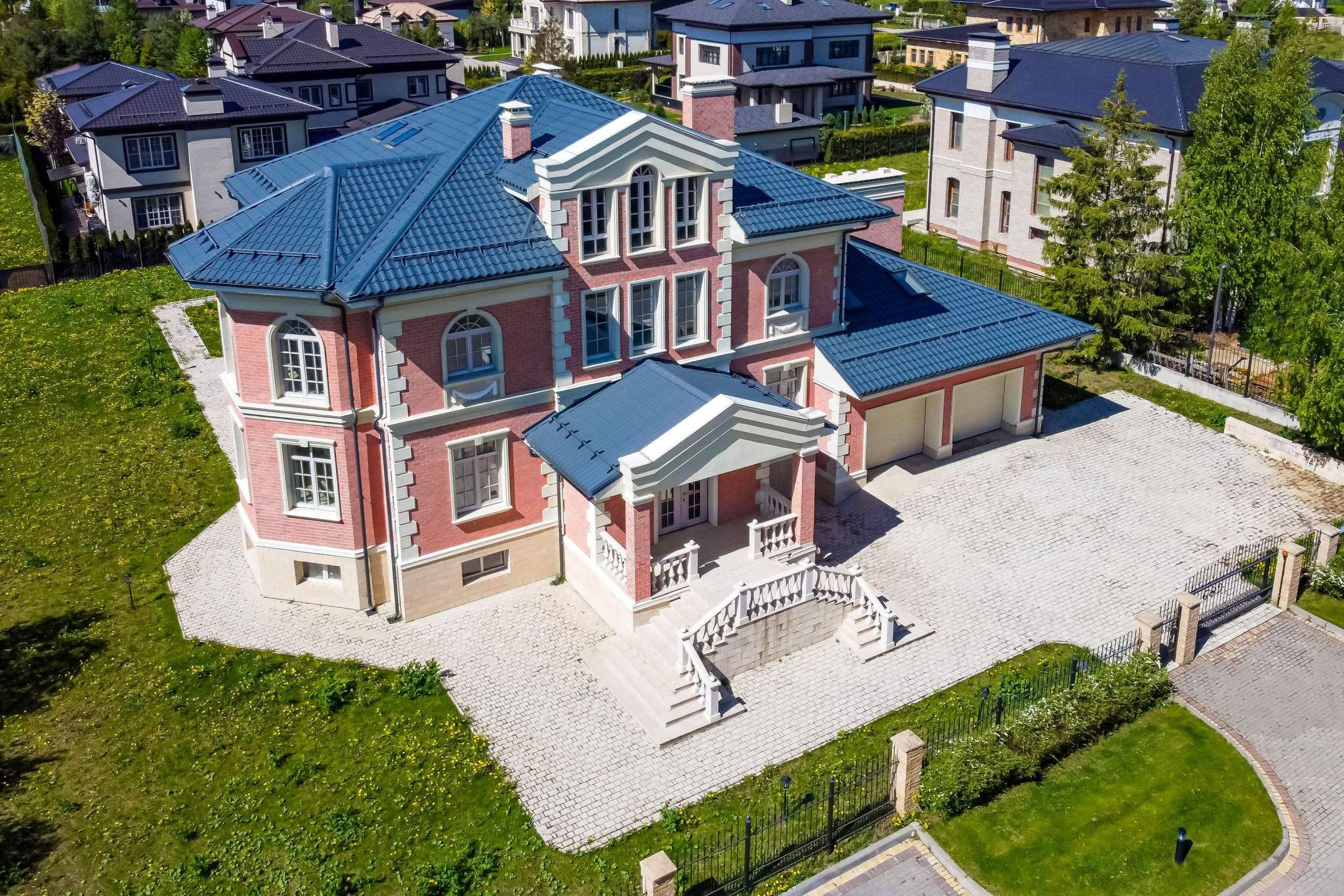 Коттедж на продажу в Одинцово, Дачная застройка МЭДИСОН ПАРК территория фото №5