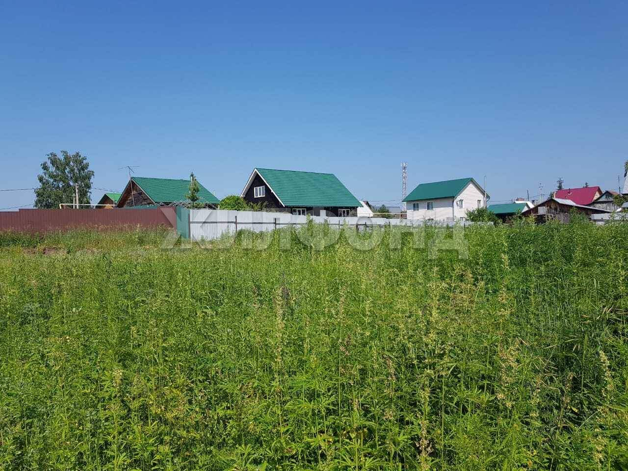 Продам земельный участок 600 м.кв.