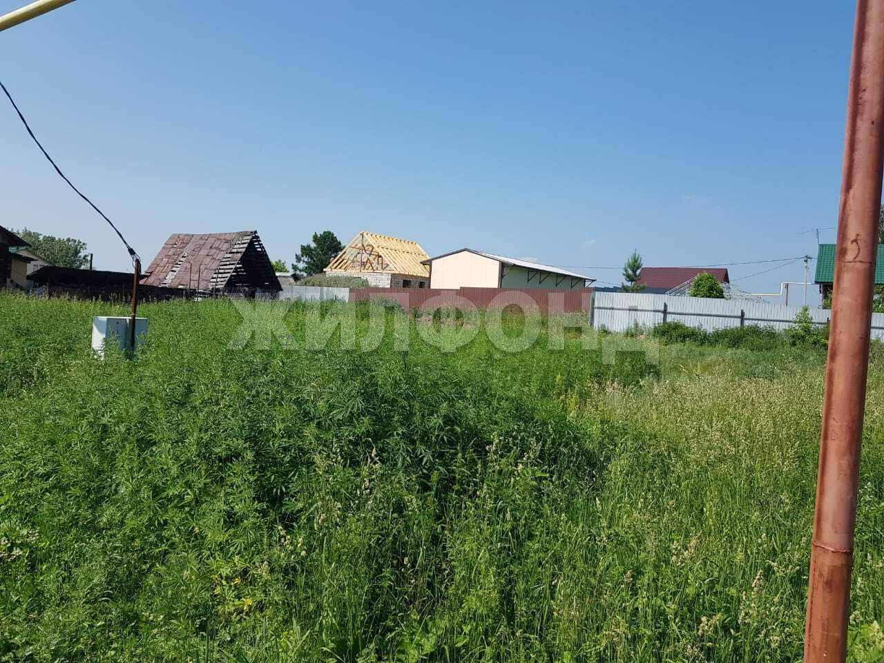 Продам земельный участок 600 м.кв.