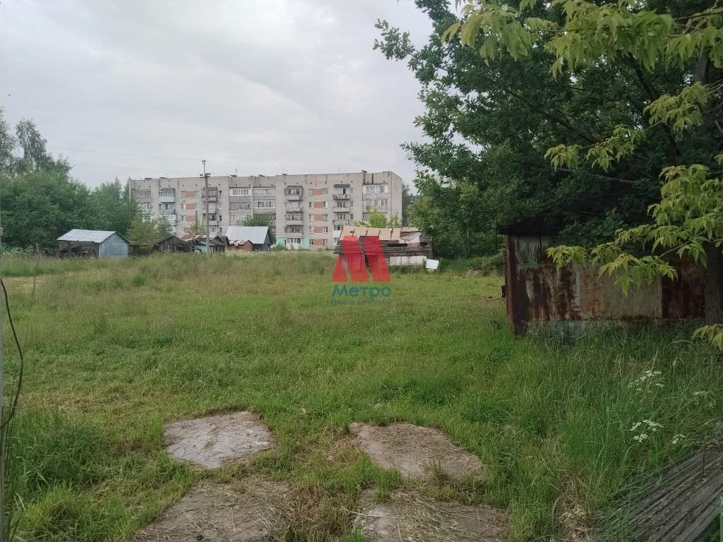 Продам земельный участок 1600 м.кв.