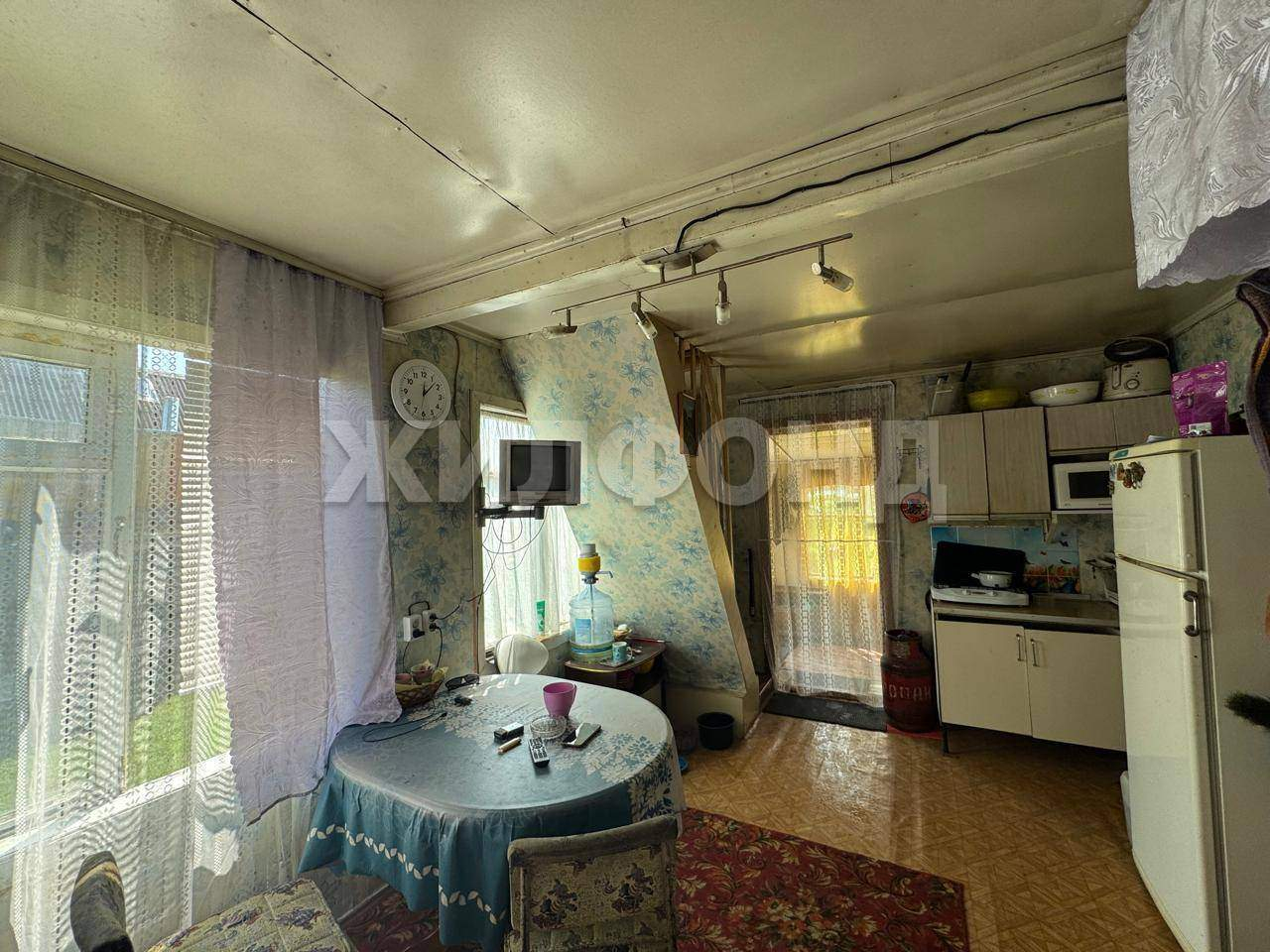 Продам земельный участок 610 м.кв.