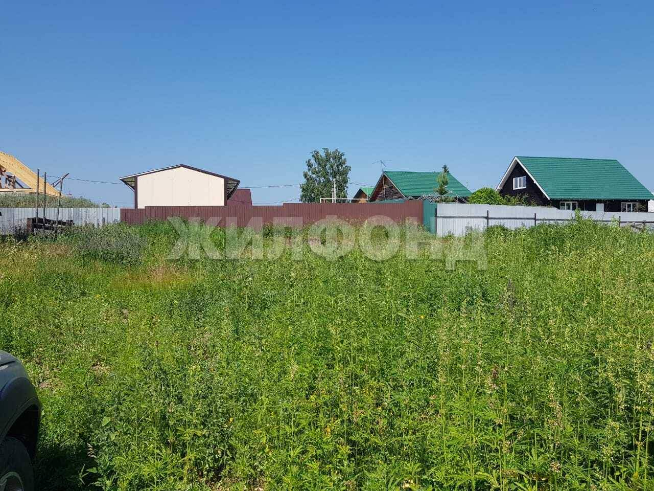 Продам земельный участок 600 м.кв.
