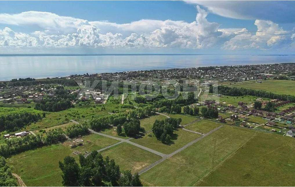 Продам земельный участок 1000 м.кв.