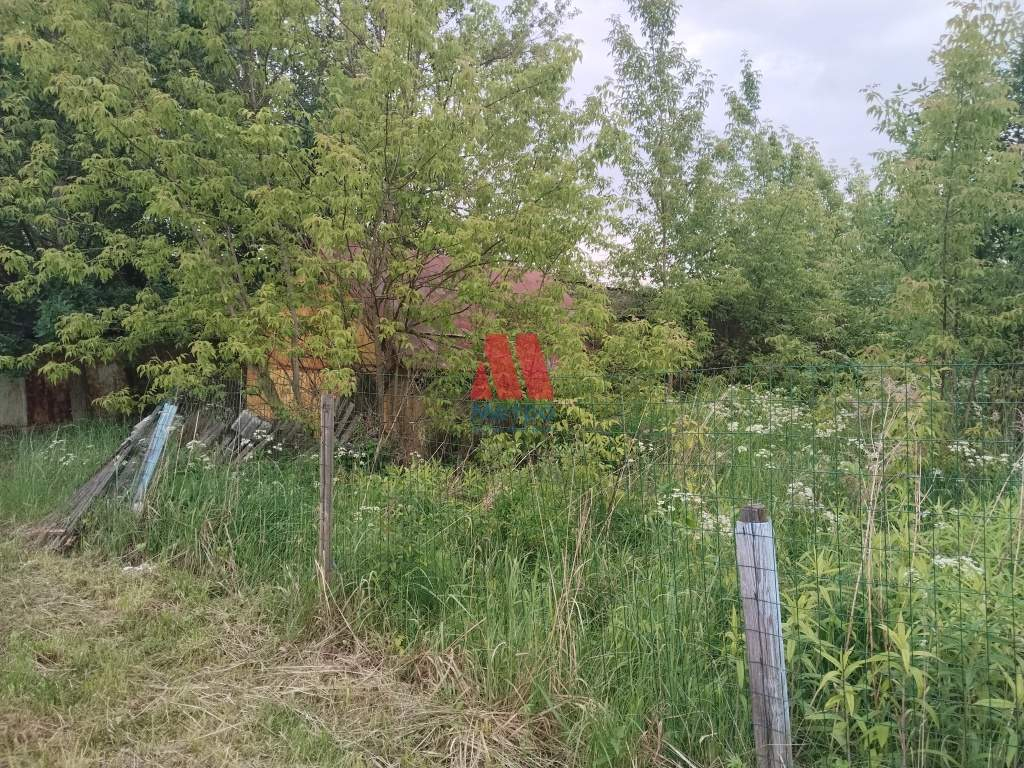Продам земельный участок 1600 м.кв.