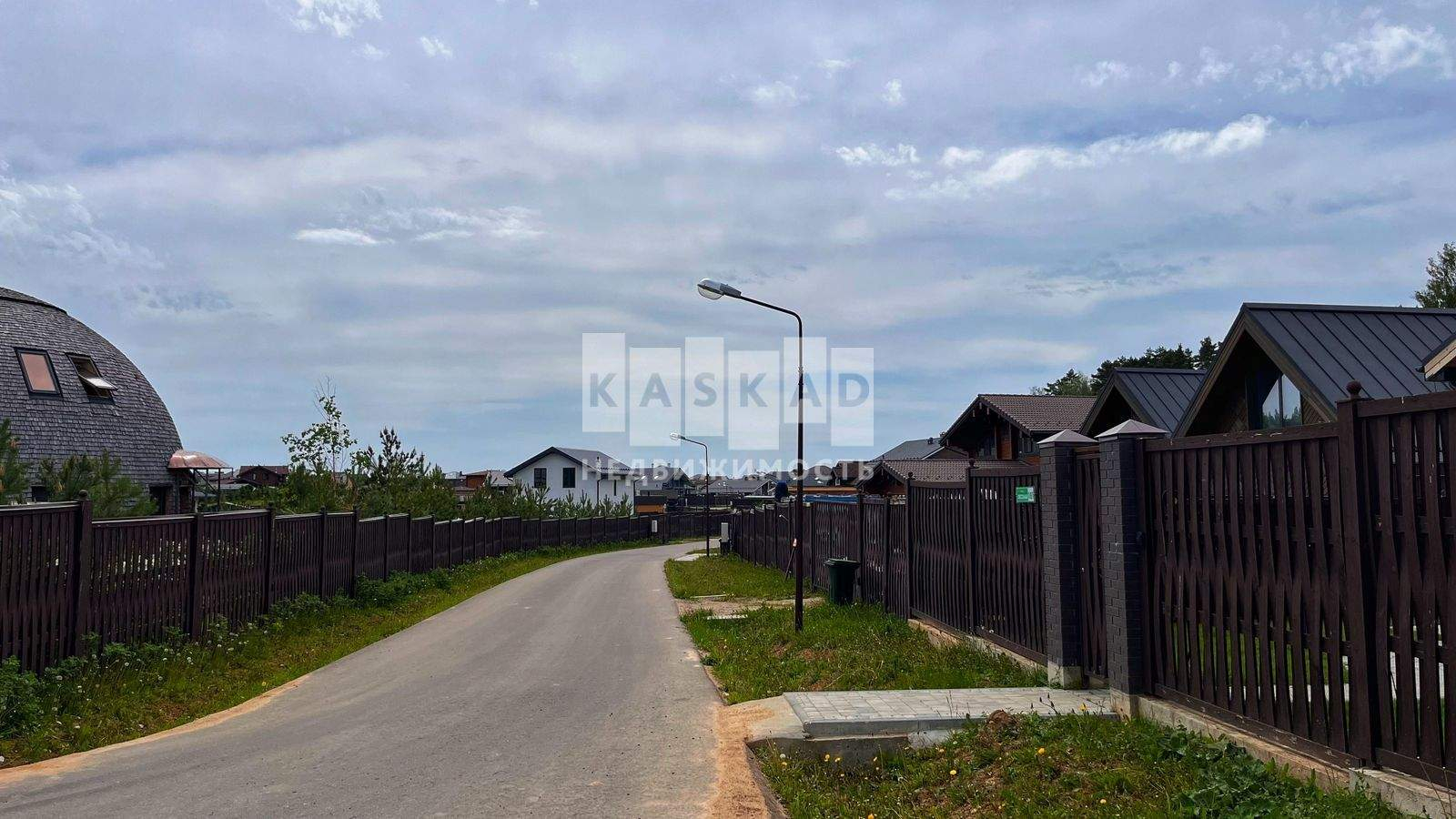 Продам земельный участок 2300 м.кв.