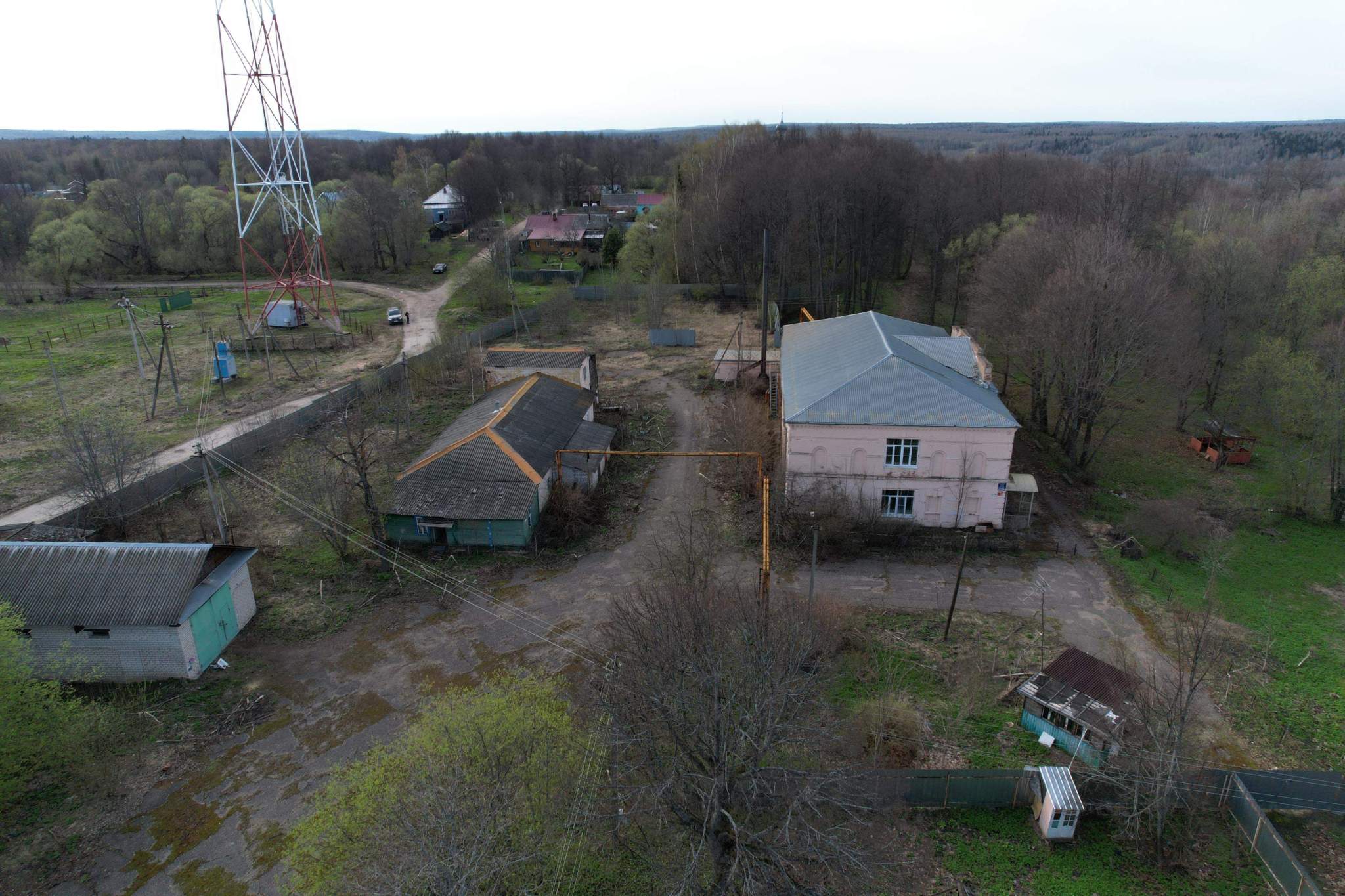 Продам торговое помещение 2071.1 м.кв.