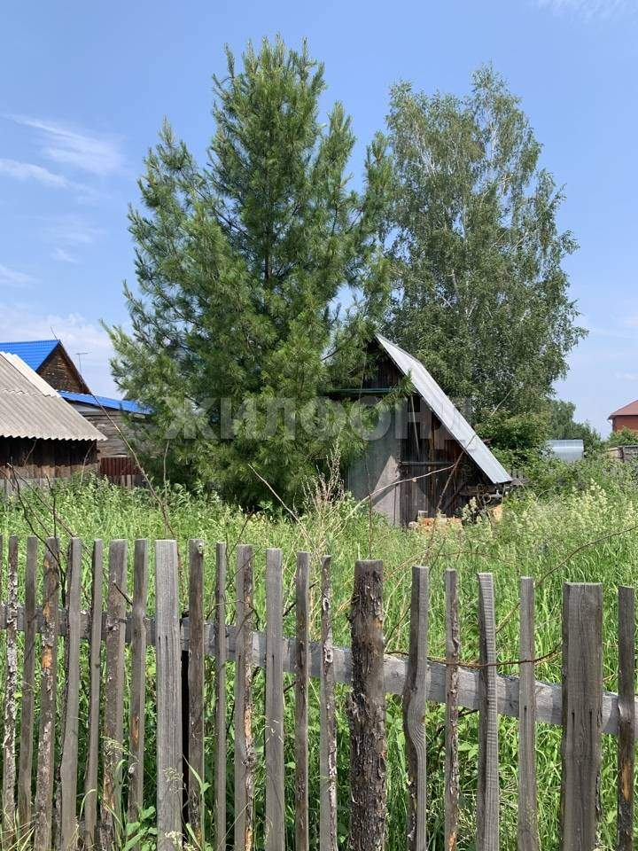 Продам земельный участок 300 м.кв.