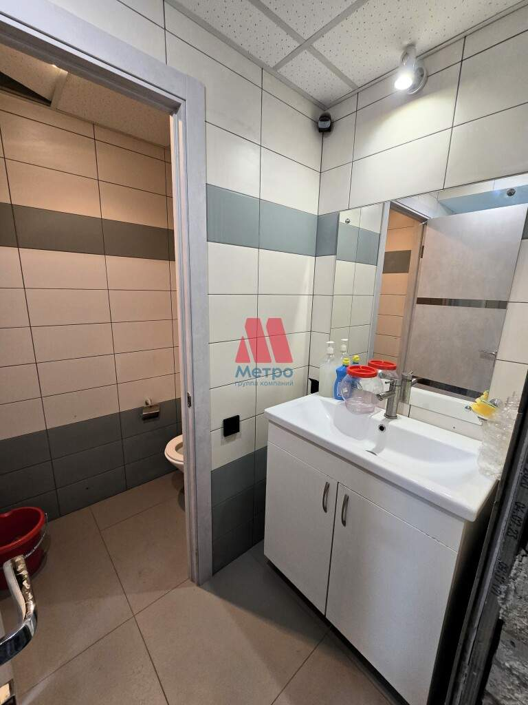 Сдам в аренду магазин 180 м.кв.