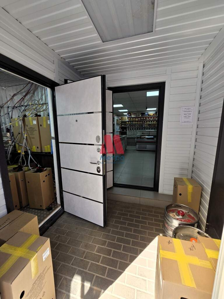 Сдам в аренду магазин 180 м.кв.