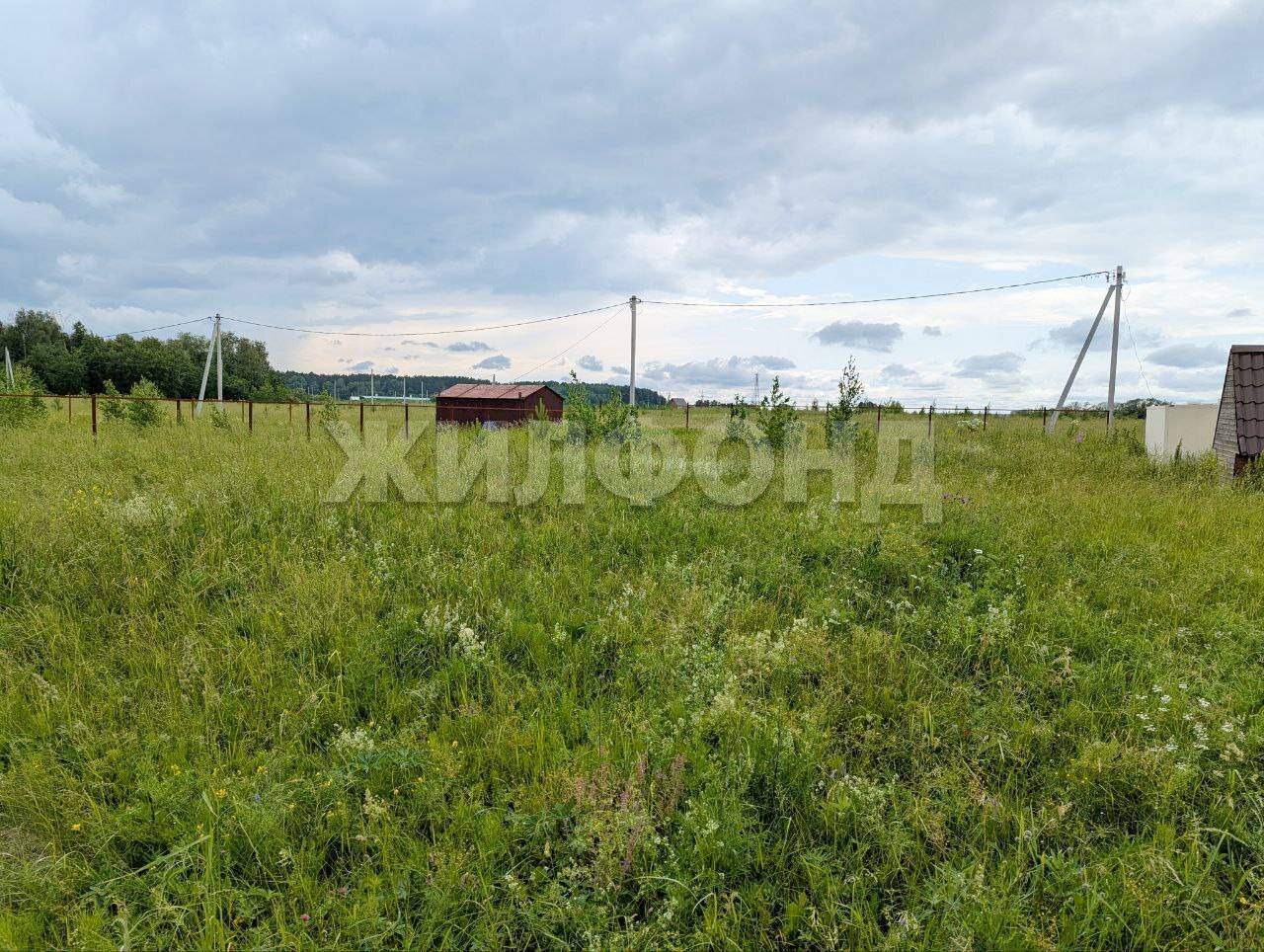 Продам земельный участок 1350 м.кв.