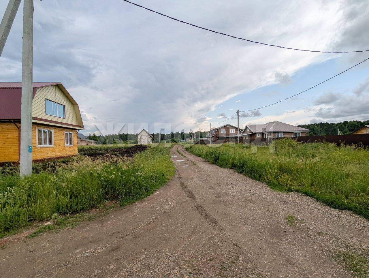Продам земельный участок 1350 м.кв.