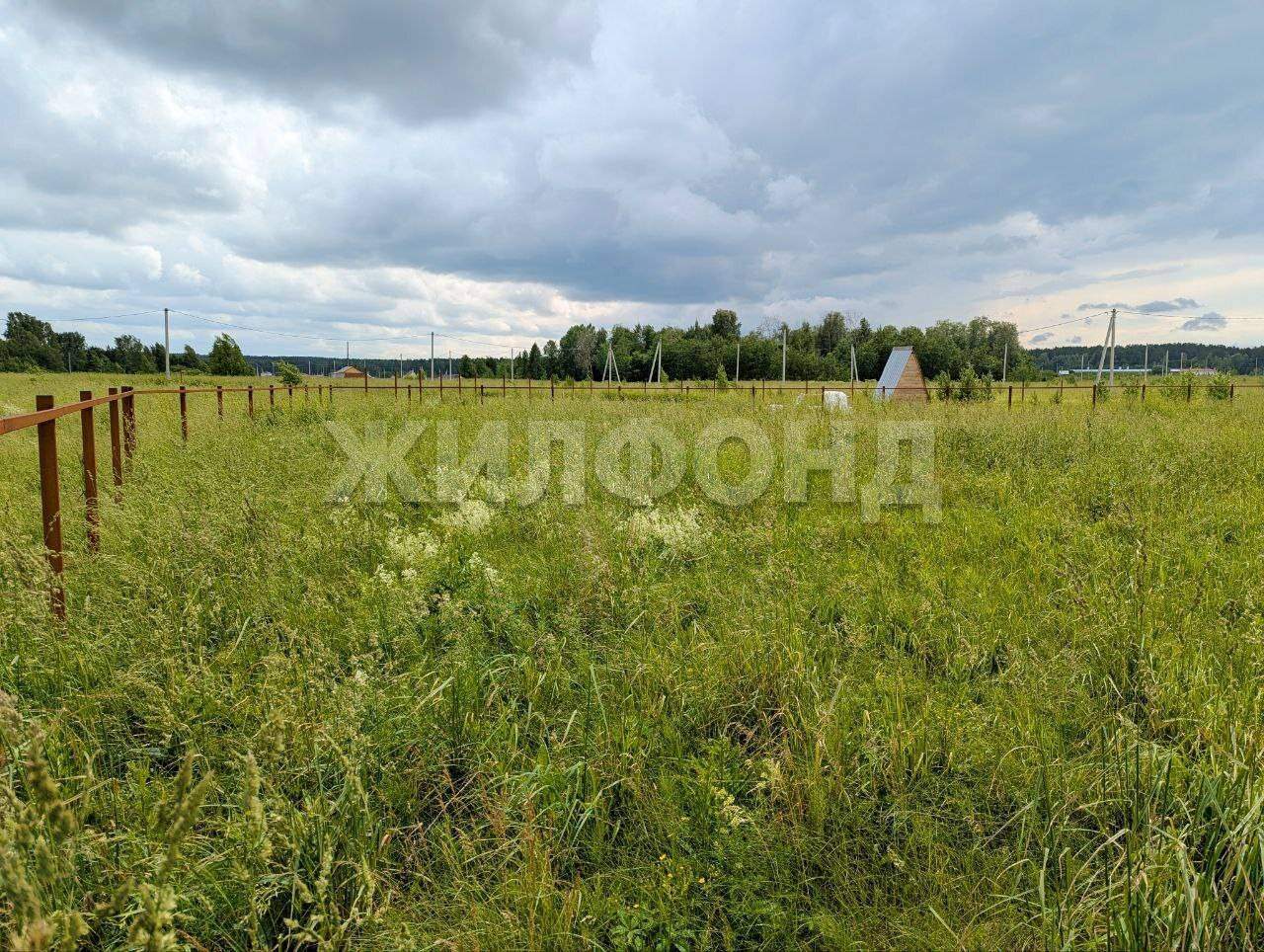 Продам земельный участок 1350 м.кв.