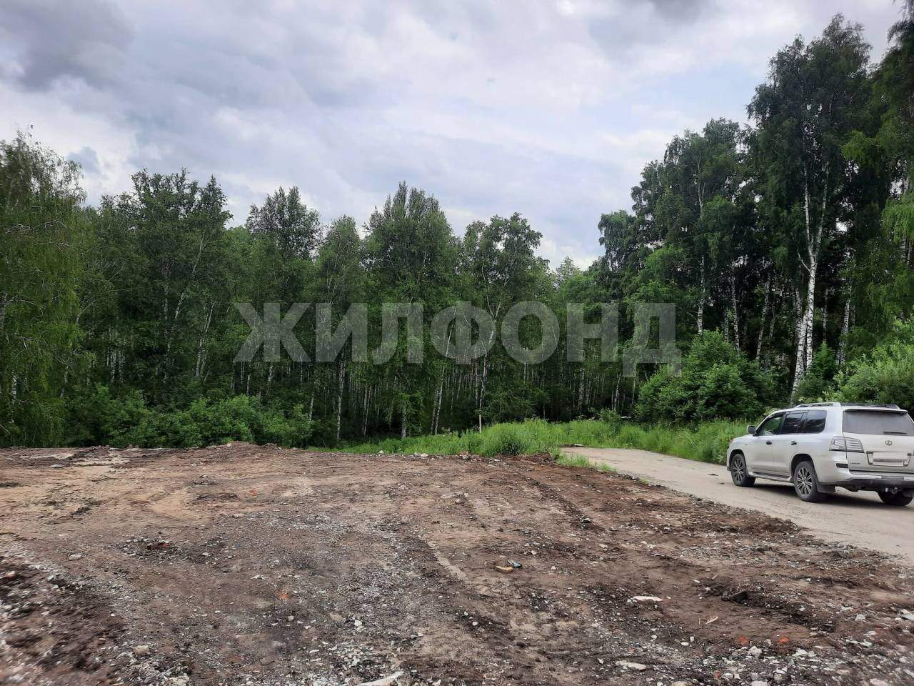 Продам земельный участок 1100 м.кв.