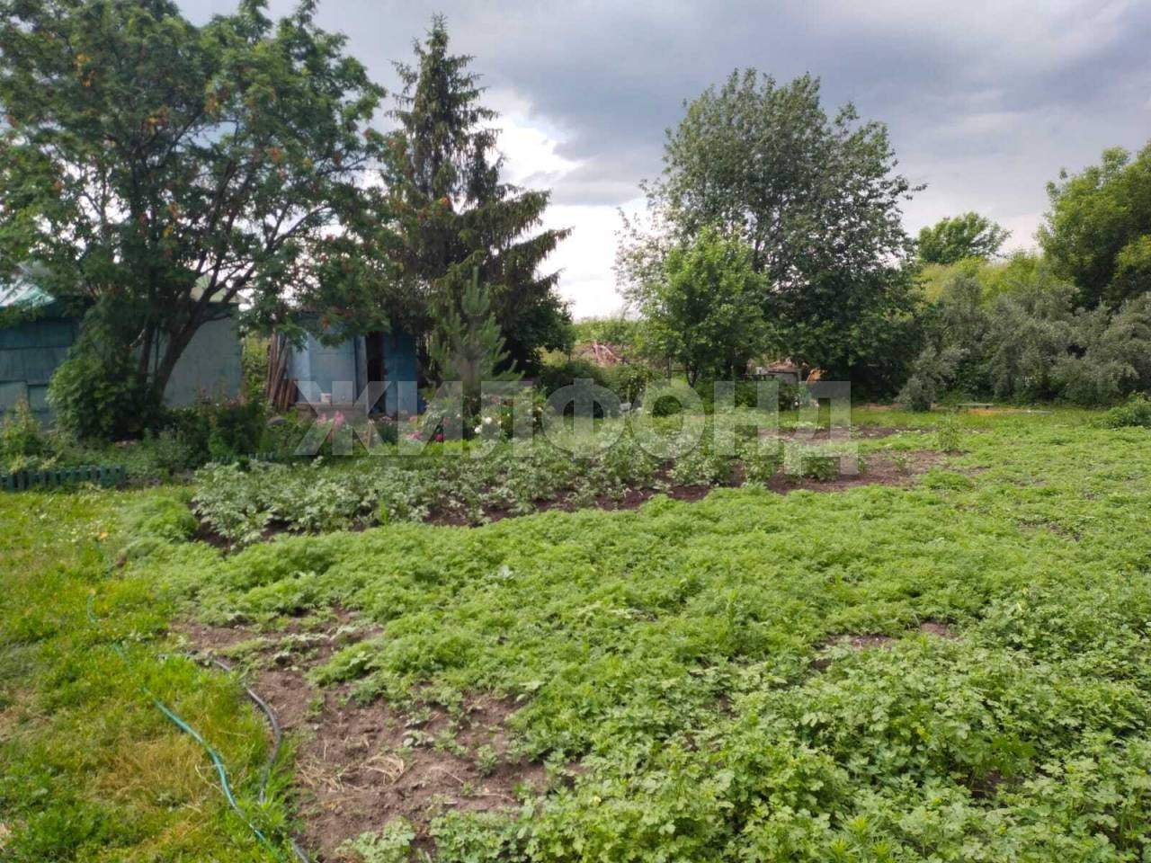 Продам земельный участок 900 м.кв.
