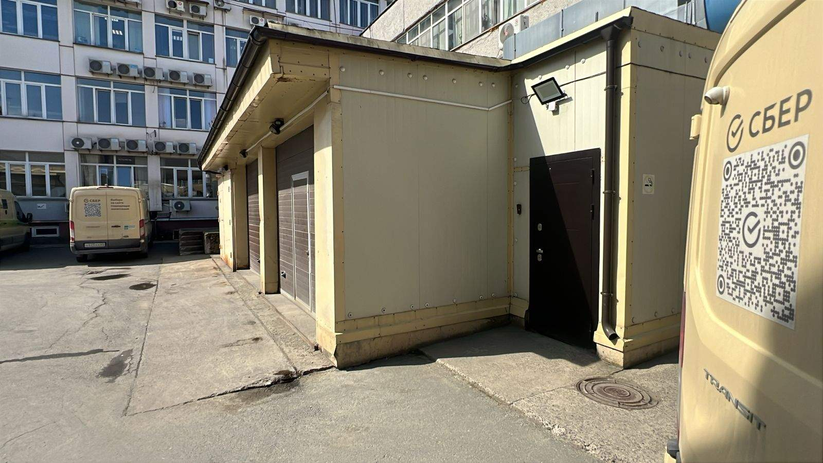 Продам торговое помещение 1501.8 м.кв.