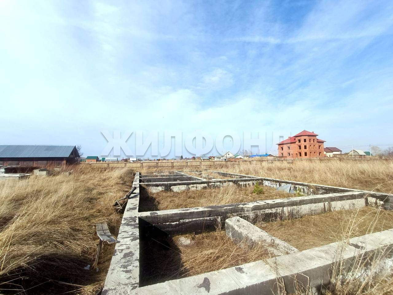 Продам земельный участок 950 м.кв.
