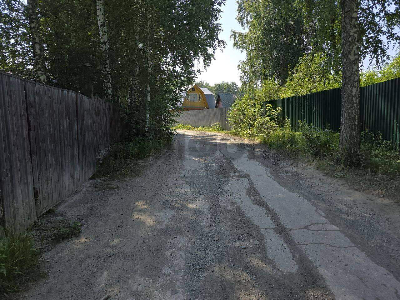 Продам земельный участок 600 м.кв.