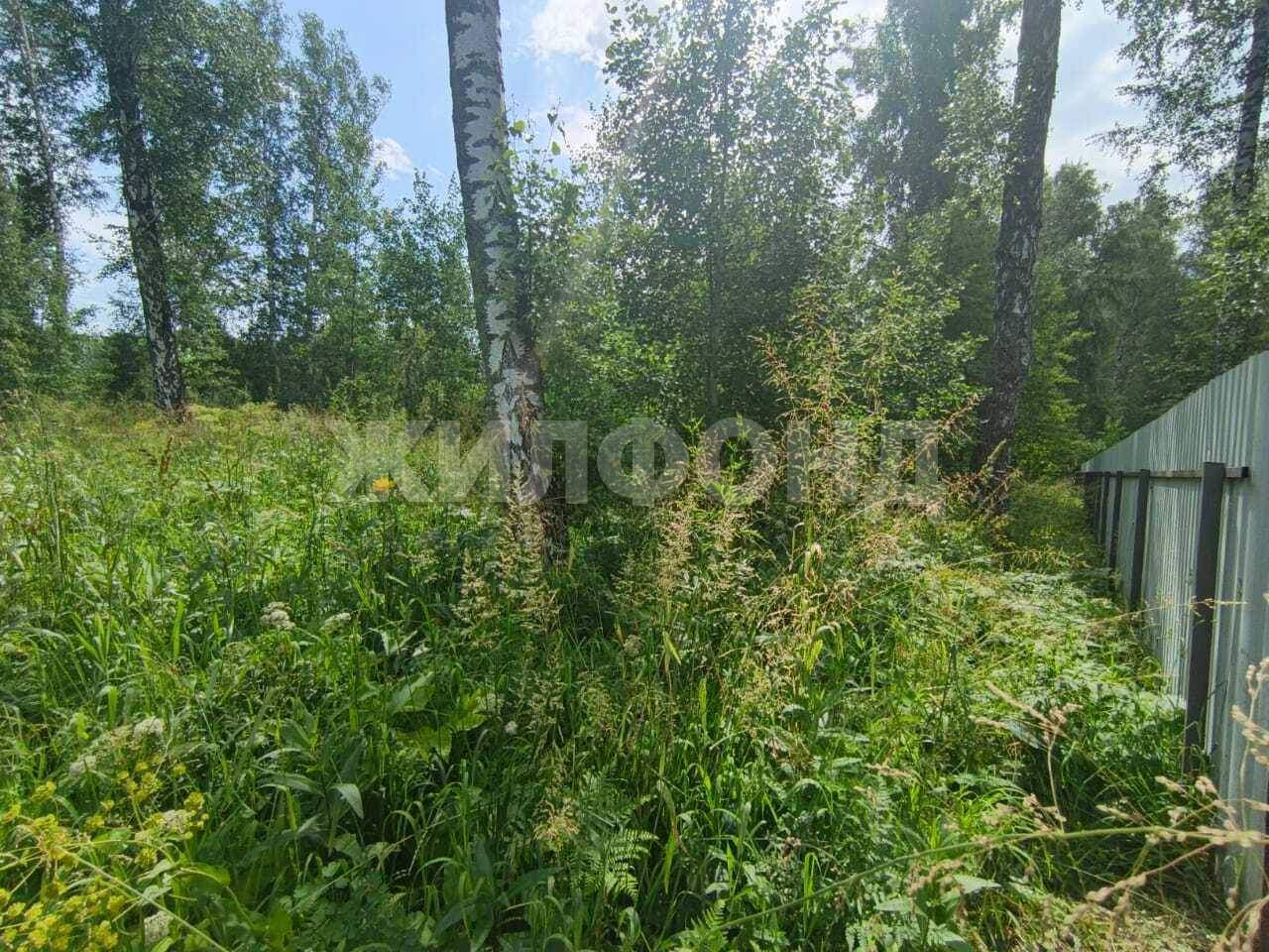 Продам земельный участок 1200 м.кв.
