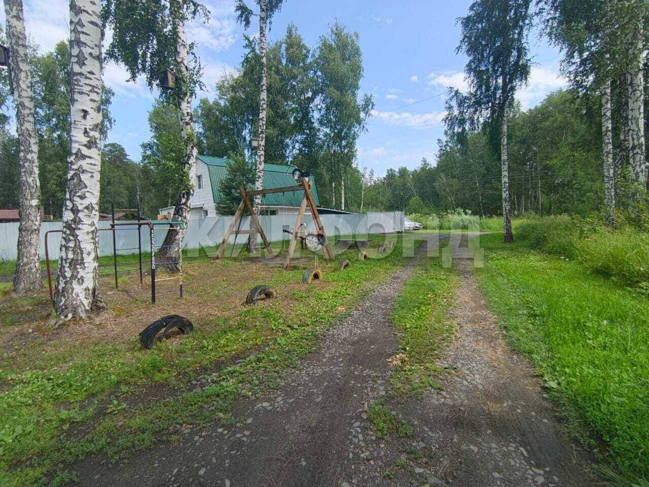 Продам земельный участок 1200 м.кв.