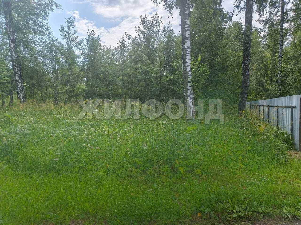 Продам земельный участок 1200 м.кв.