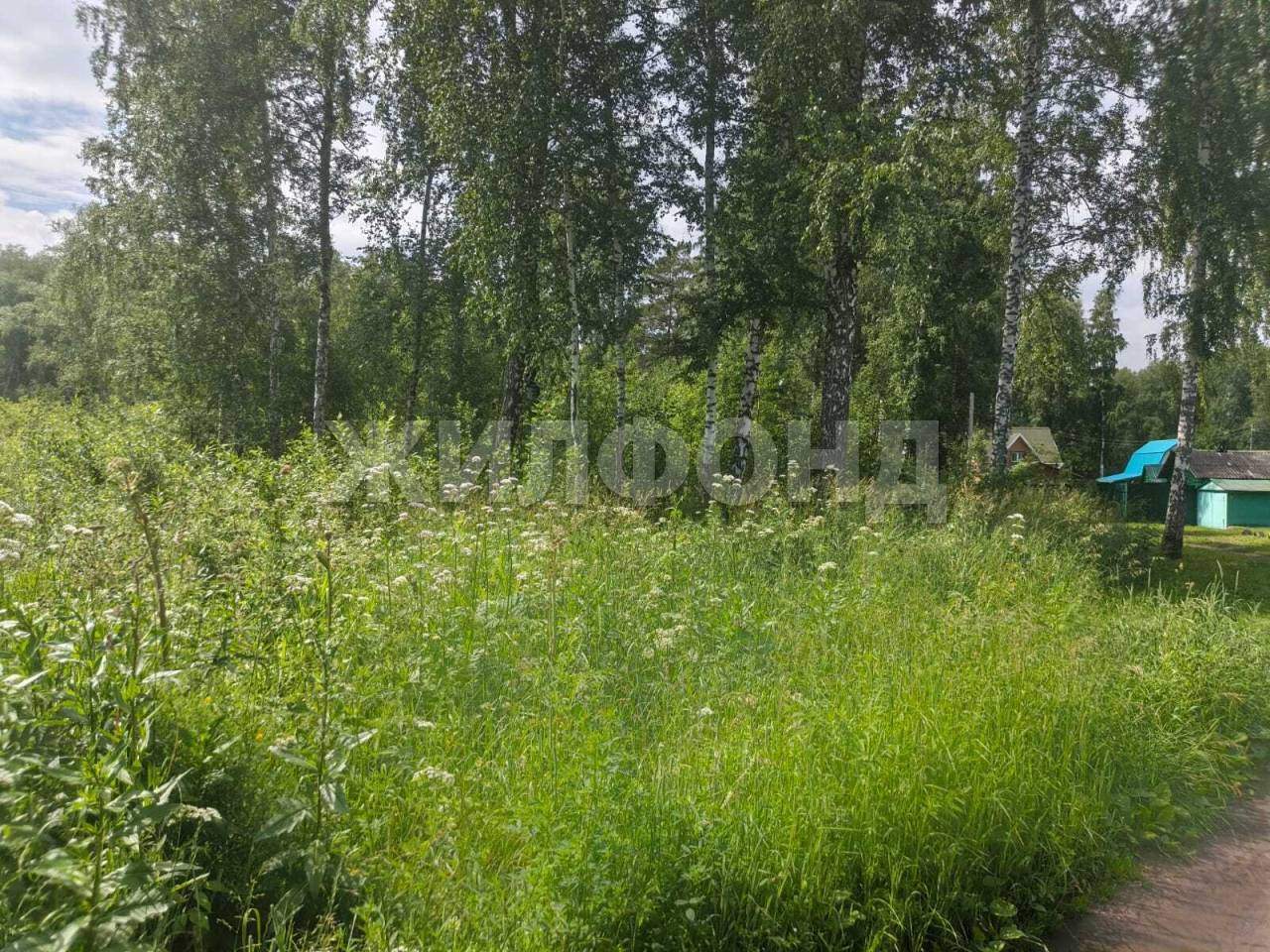 Продам земельный участок 1077 м.кв.