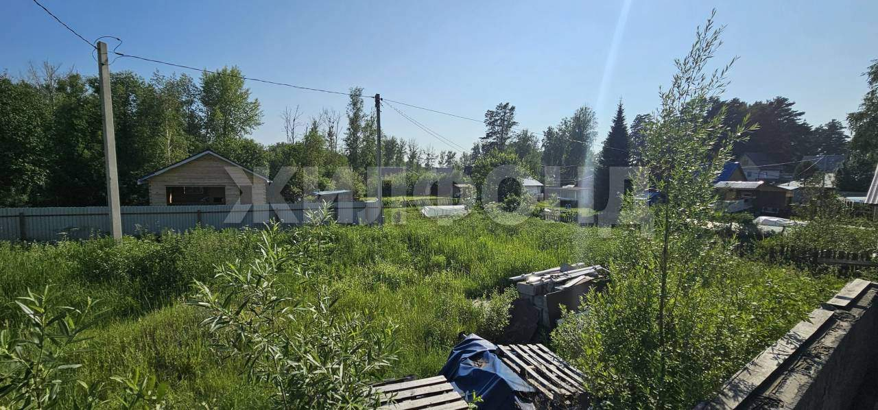 Продам земельный участок 900 м.кв.