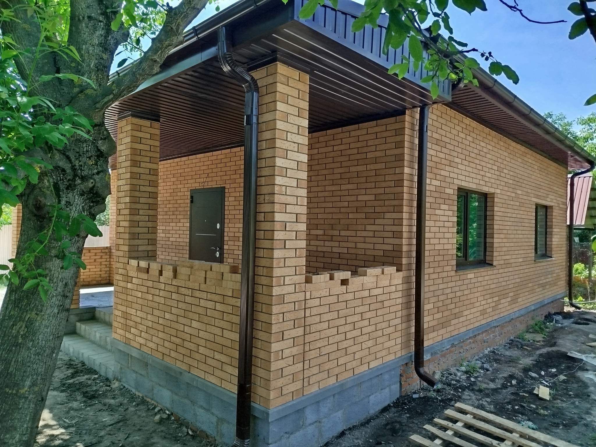 Дом на продажу в посёлке городского типа Северный, Молодежная улица фото №1