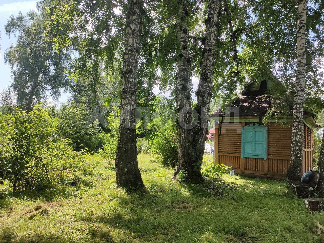 Продам земельный участок 1050 м.кв.