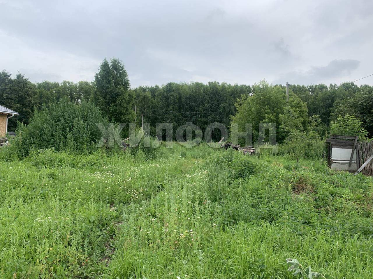 Продам земельный участок 1400 м.кв.