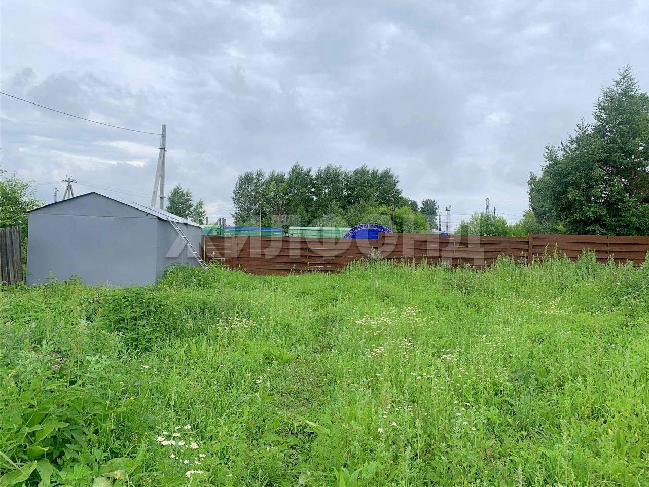 Продам земельный участок 1400 м.кв.