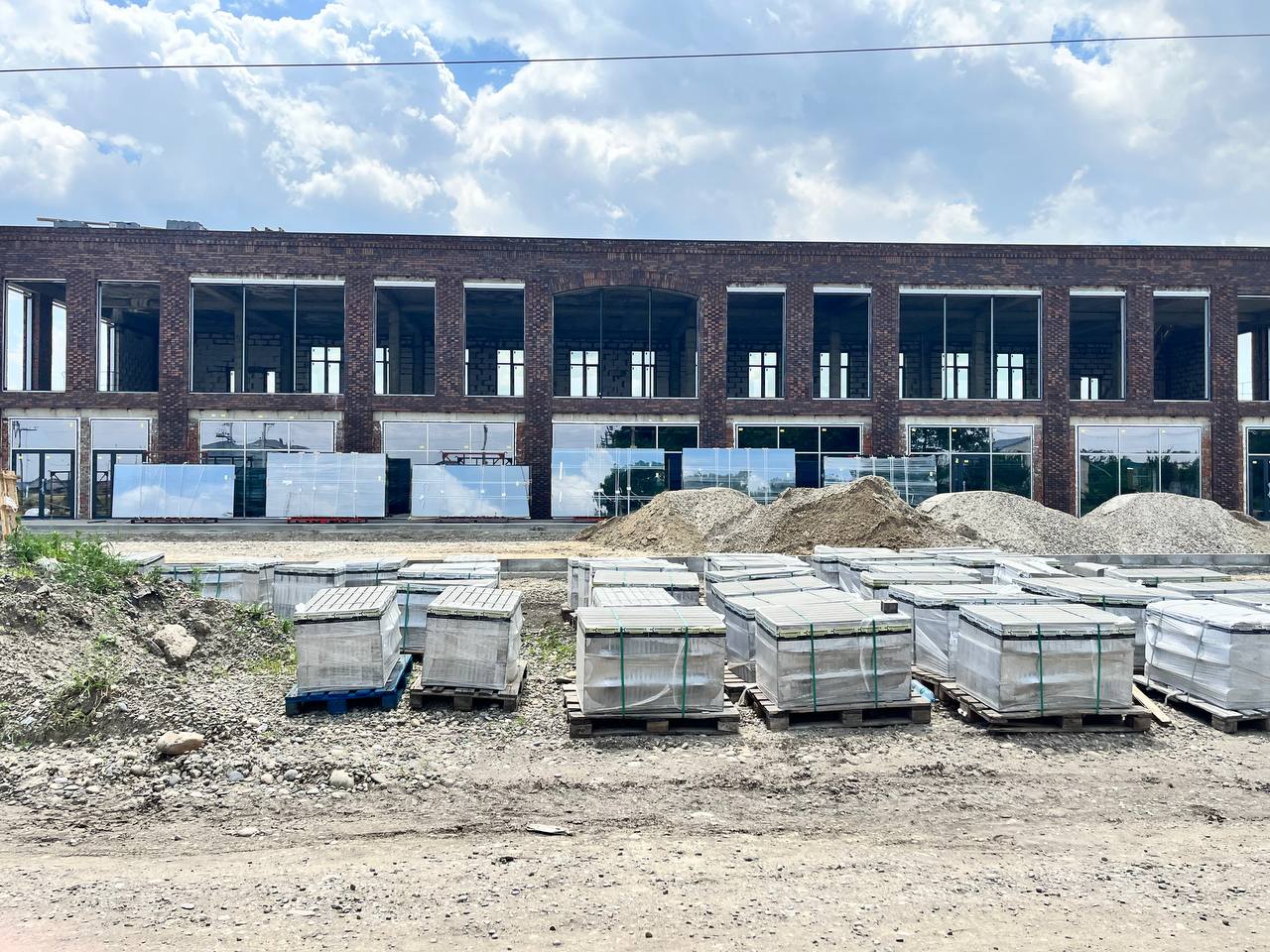 Продам торговое помещение 1159 м.кв.