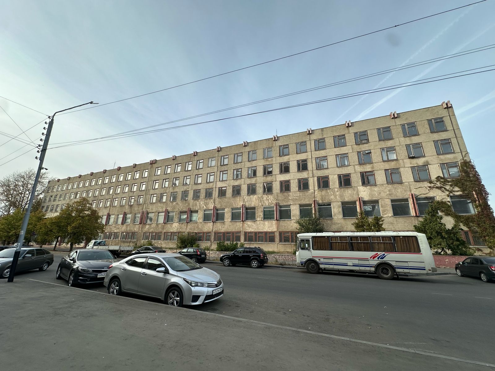 Продам торговое помещение 12400.7 м.кв.